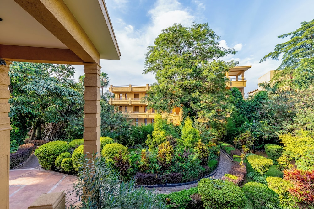 The Emin Pasha Hotel 33/46