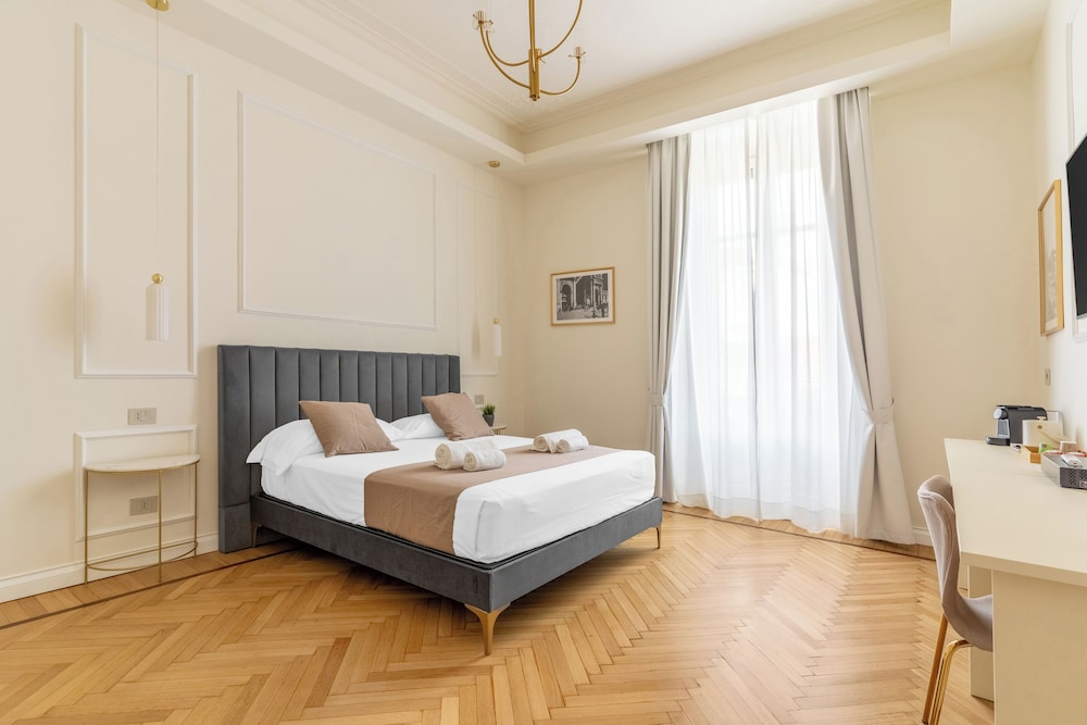 SUPERIOR, DOUBLE BED, CITY VIEW