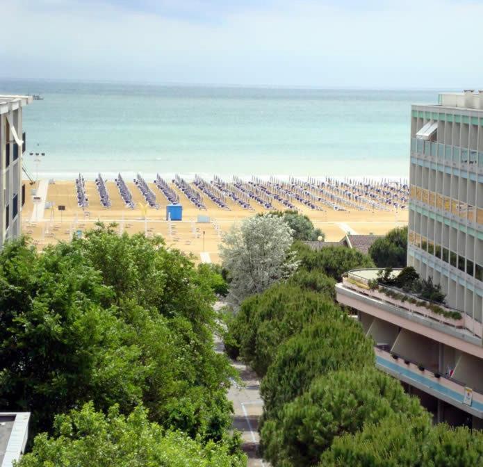Hotel Astoria 6/65