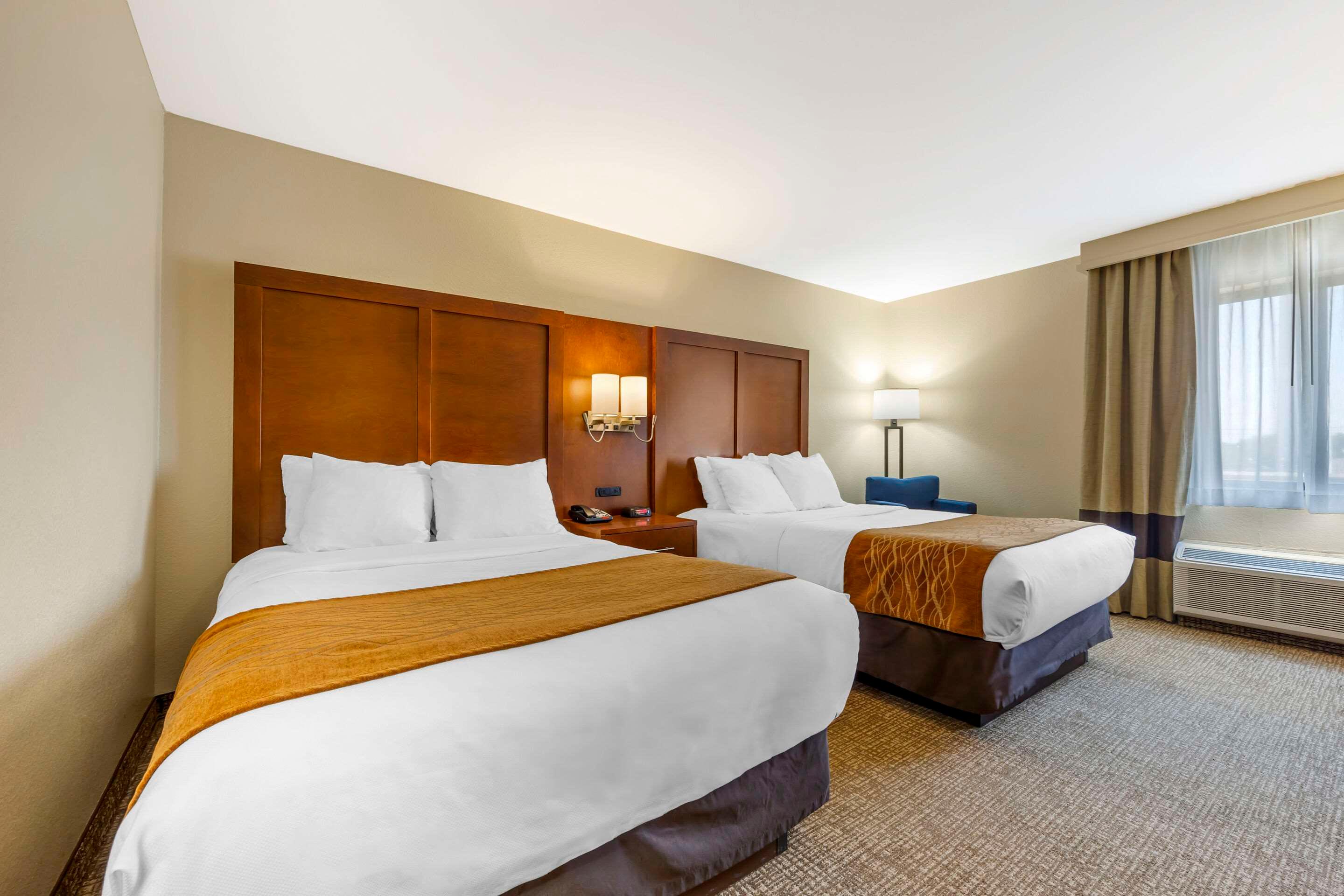 ROOM, 2 DOUBLE BEDS