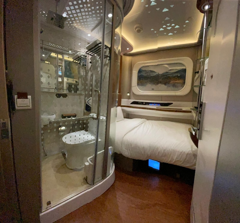 Bahrain Airport Hotel - Airside 35/58