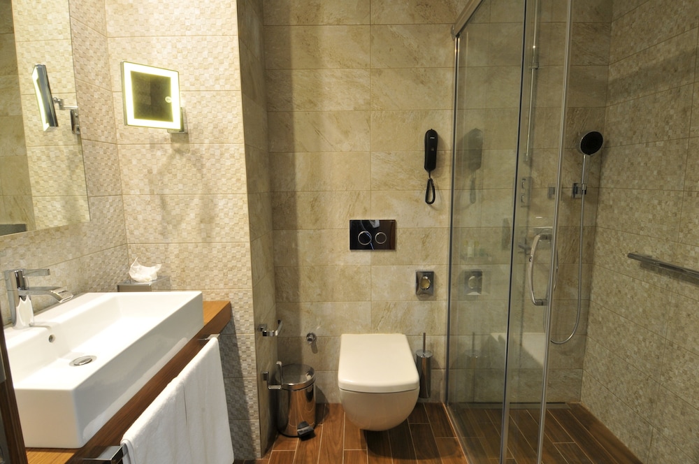 غرفة بريميوم بسرير فردي، HOLIDAY INN ISTANBUL - KADIKOY 5/7