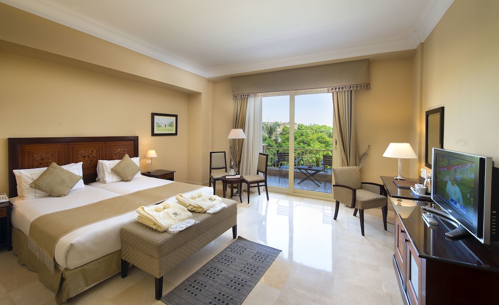 Standard, King Bed, Resort View