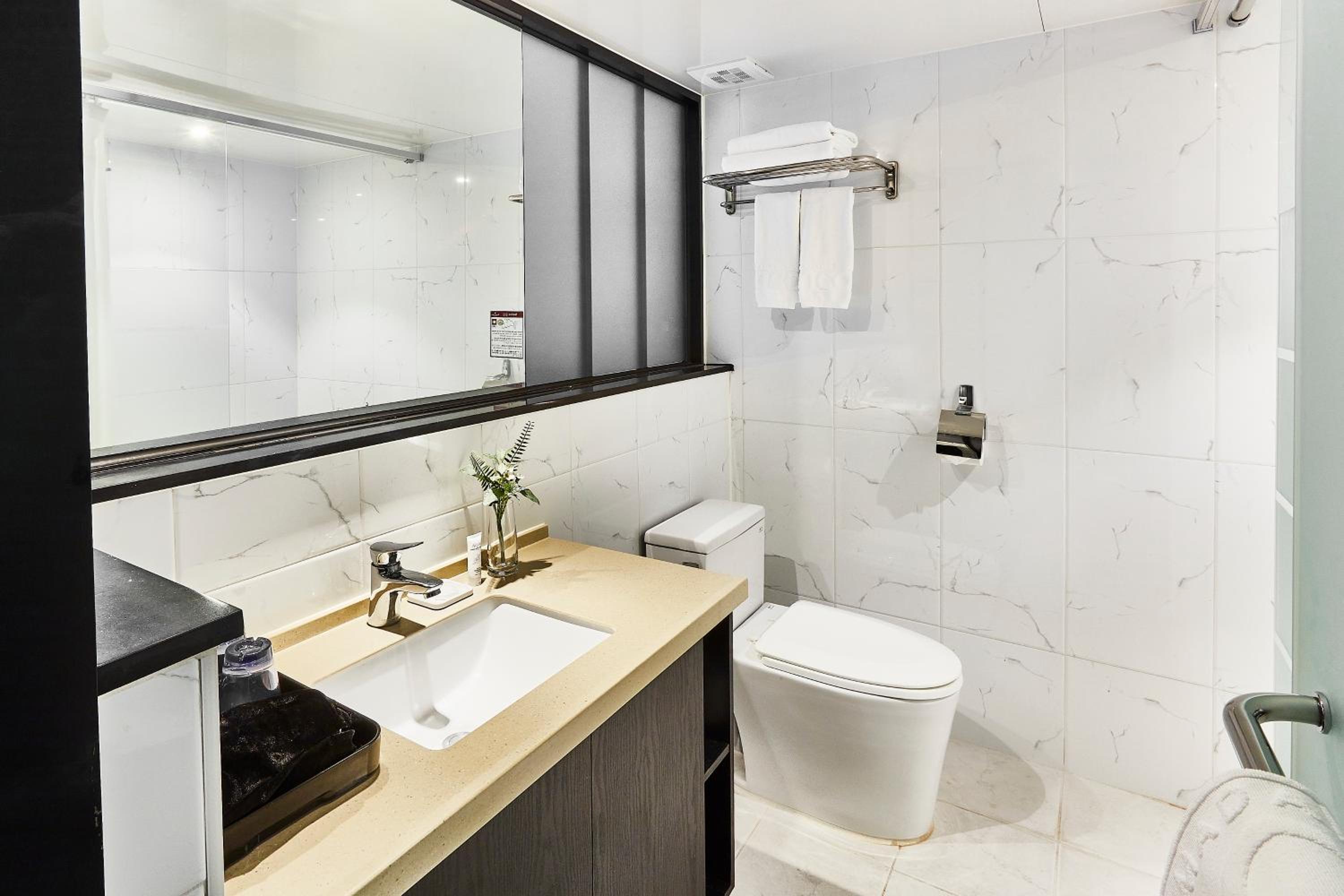 Golden Harbor Hotel Pyeongtaek 15/18