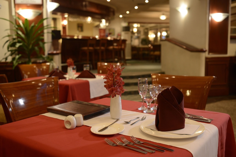 Grand Regal Hotel Davao 40/50