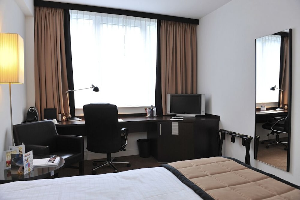 Hotel Progress 4/65