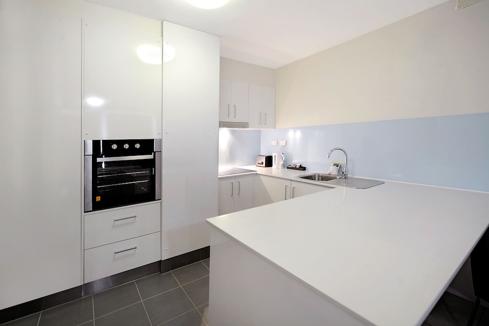 Condor Ocean View Apartments 14/74