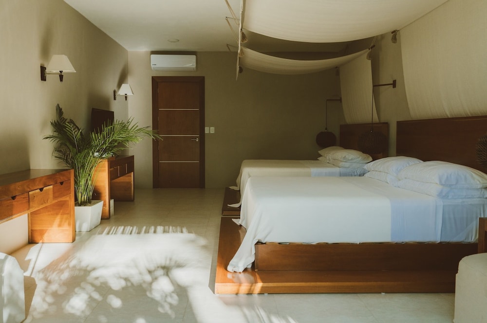 JASHITA HOTEL BOUTIQUE 23/84
