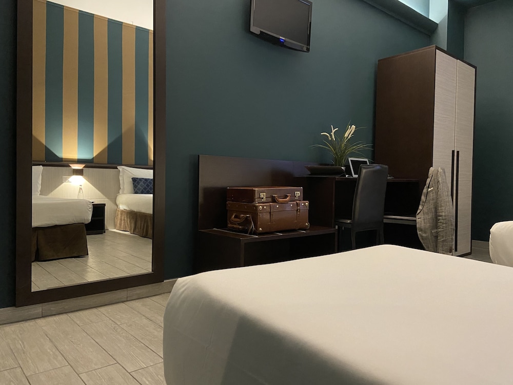 AV Hotel Milano 16/55