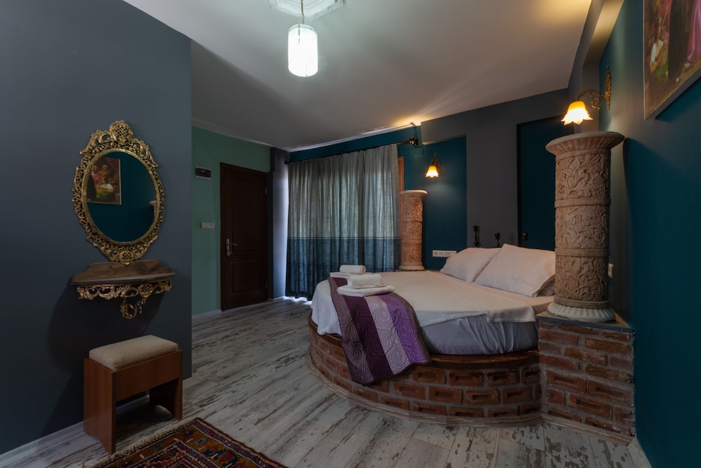 Rebetika Hotel 45/67