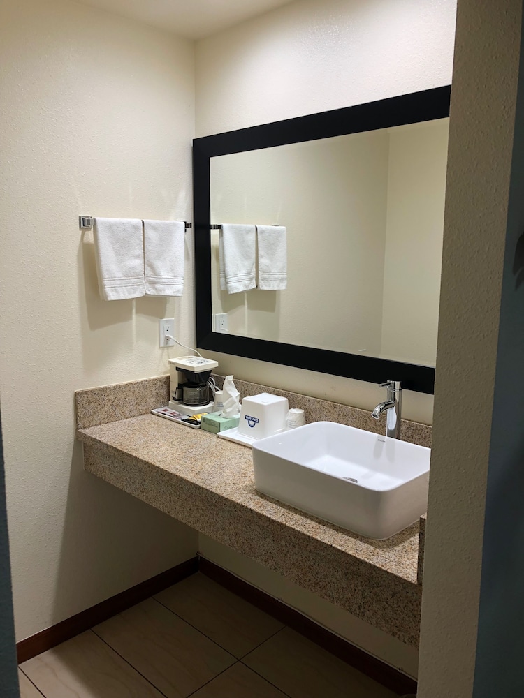 Days Inn by Wyndham Oroville 7/22