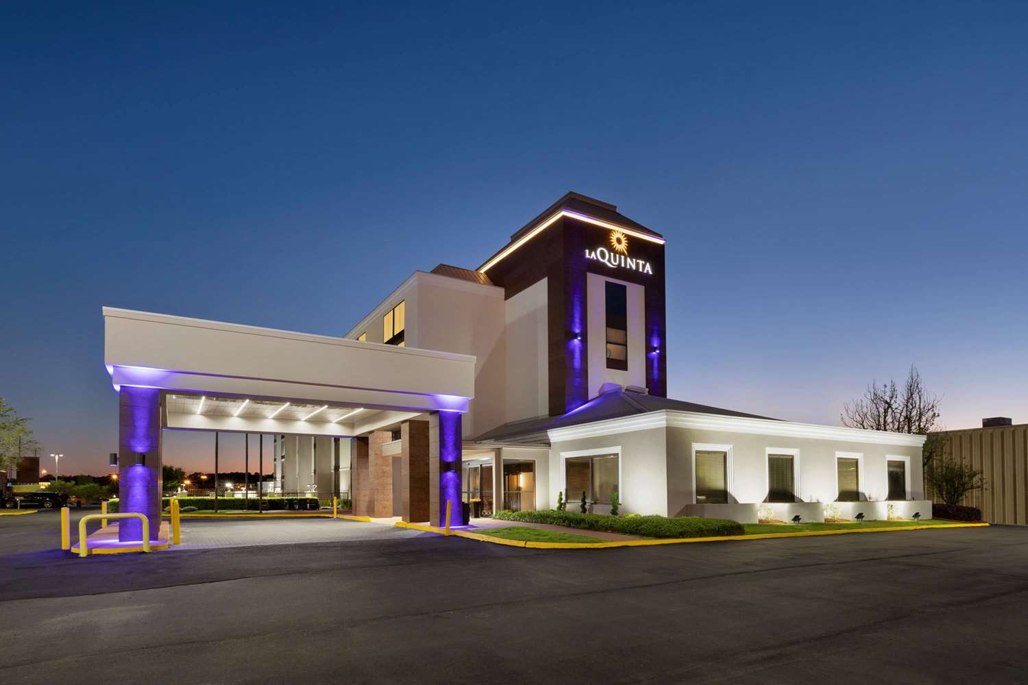 La Quinta Inn & Suites by Wyndham Dothan 8/71