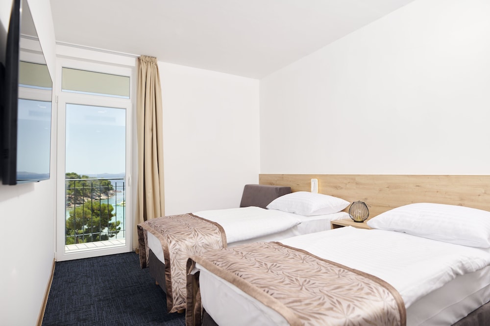 Colentum Resort Murter 14/50