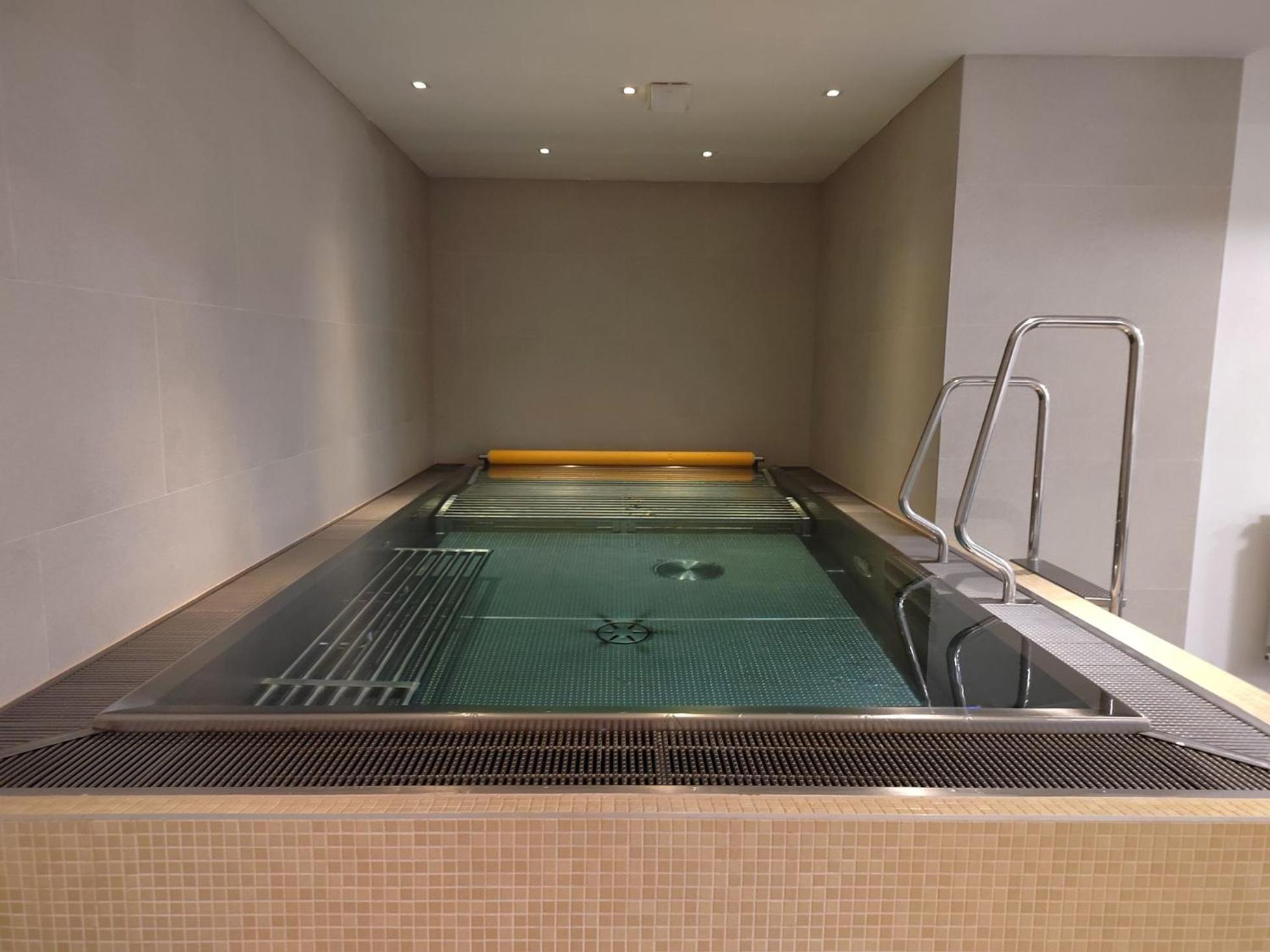 Hotel 99 34/61