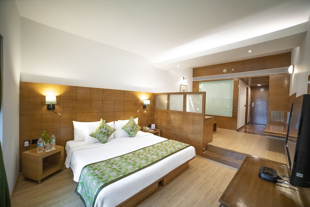 The Orchid Hotel 20/85
