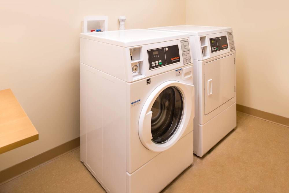 Fairfield Inn Suites Utica 19/47