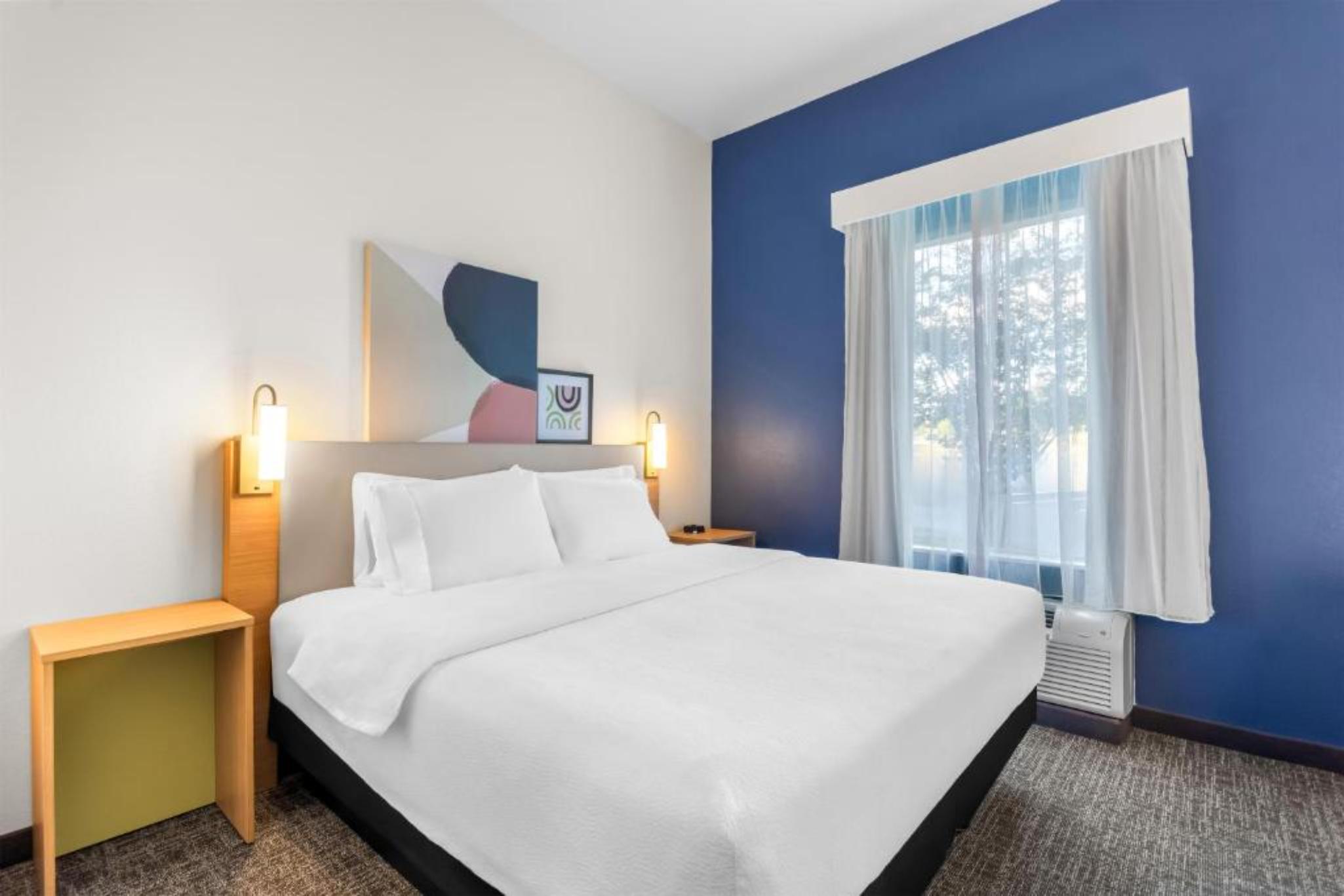Room at Spark by Hilton Dothan, DOTHAN - AL