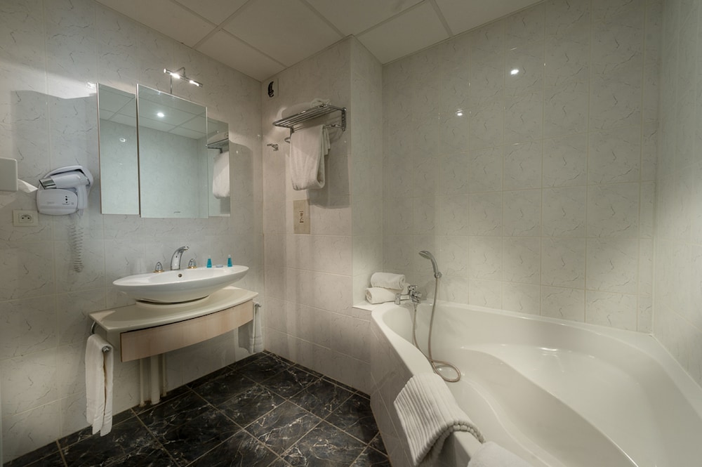 Hotel Marso 50/50