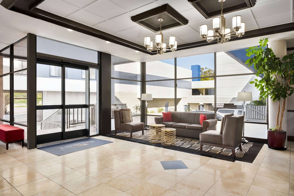 Baymont By Wyndham Monterey Park 25/45