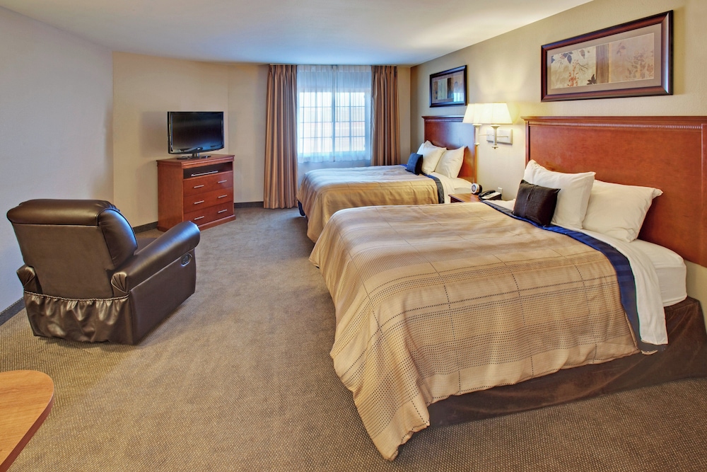 CANDLEWOOD SUITES WILLISTON 27/77