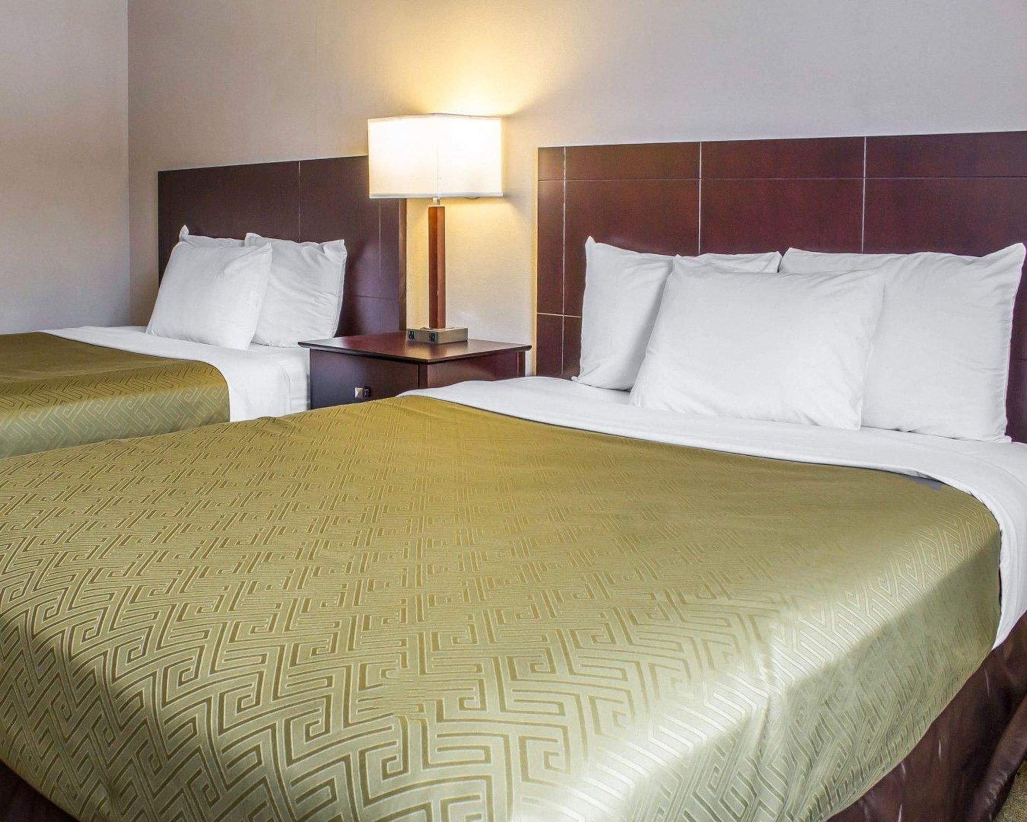 Standard, 2 Queen Beds