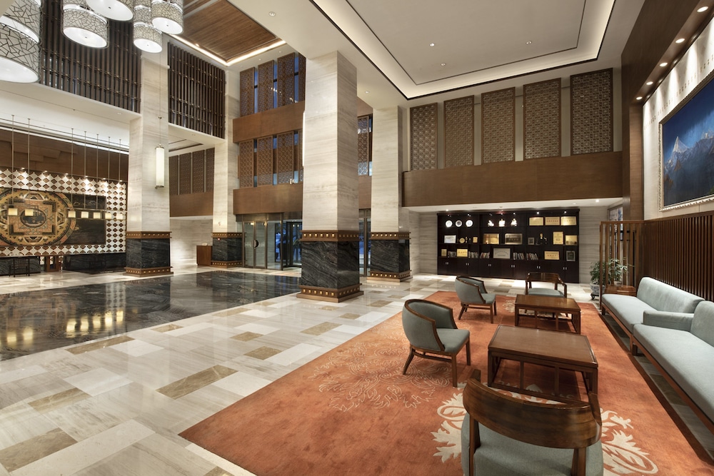 Crowne Plaza Yading 44/81