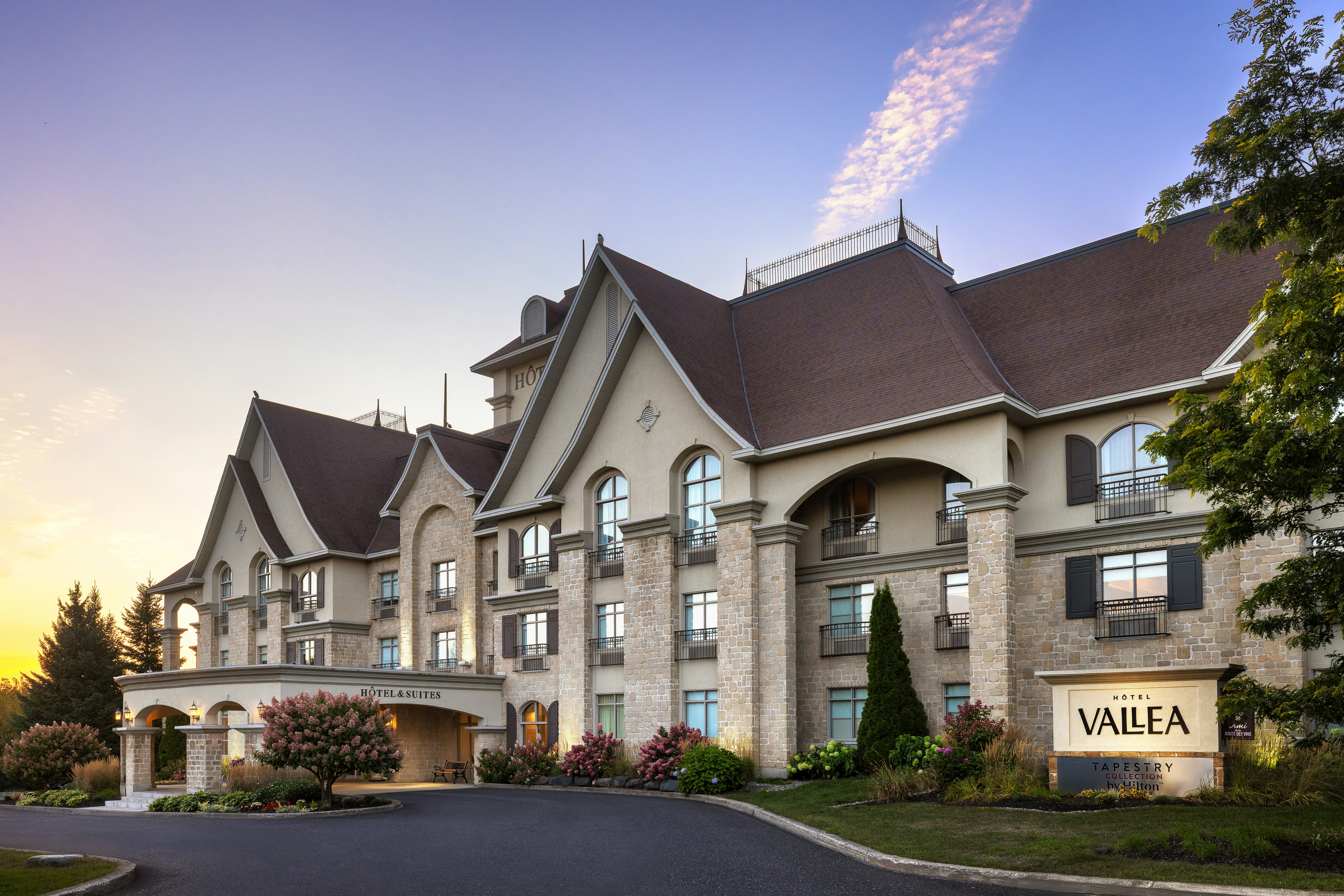 Hotel Vallea Bromont, Tapestry Collection by Hilton in BROMONT - QUEBEC