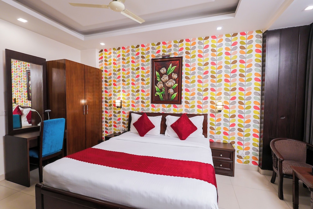 DELUXE, DOUBLE BED