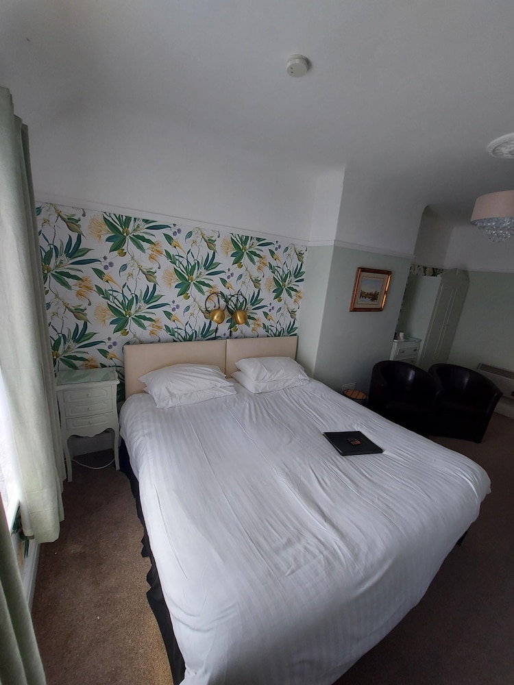 The Hilary Guest House 15/43