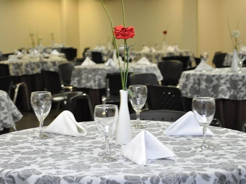 Crystal Plaza Hotel 45/47
