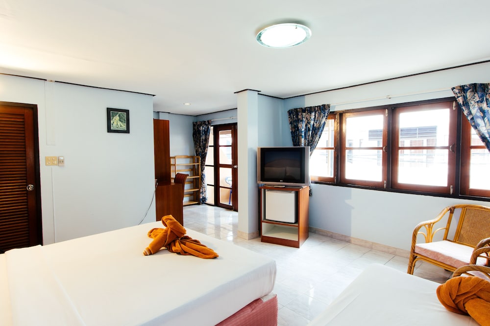 THIPURAI BEACH HOTEL ANNEX 38/67
