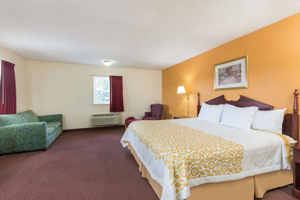 Days Inn By Wyndham Amherst 5/11