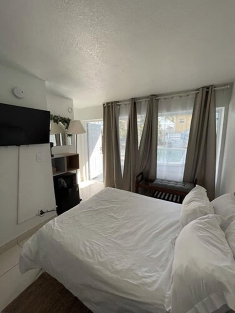 ECONOMY, SINGLE, DOUBLE BED, POOL VIEW