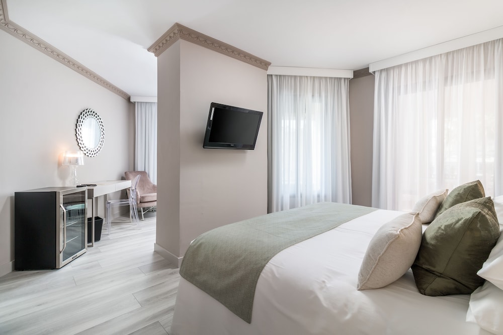 Boutique Hotel B51 (ex. Park Plaza Suites Hotel) 24/65