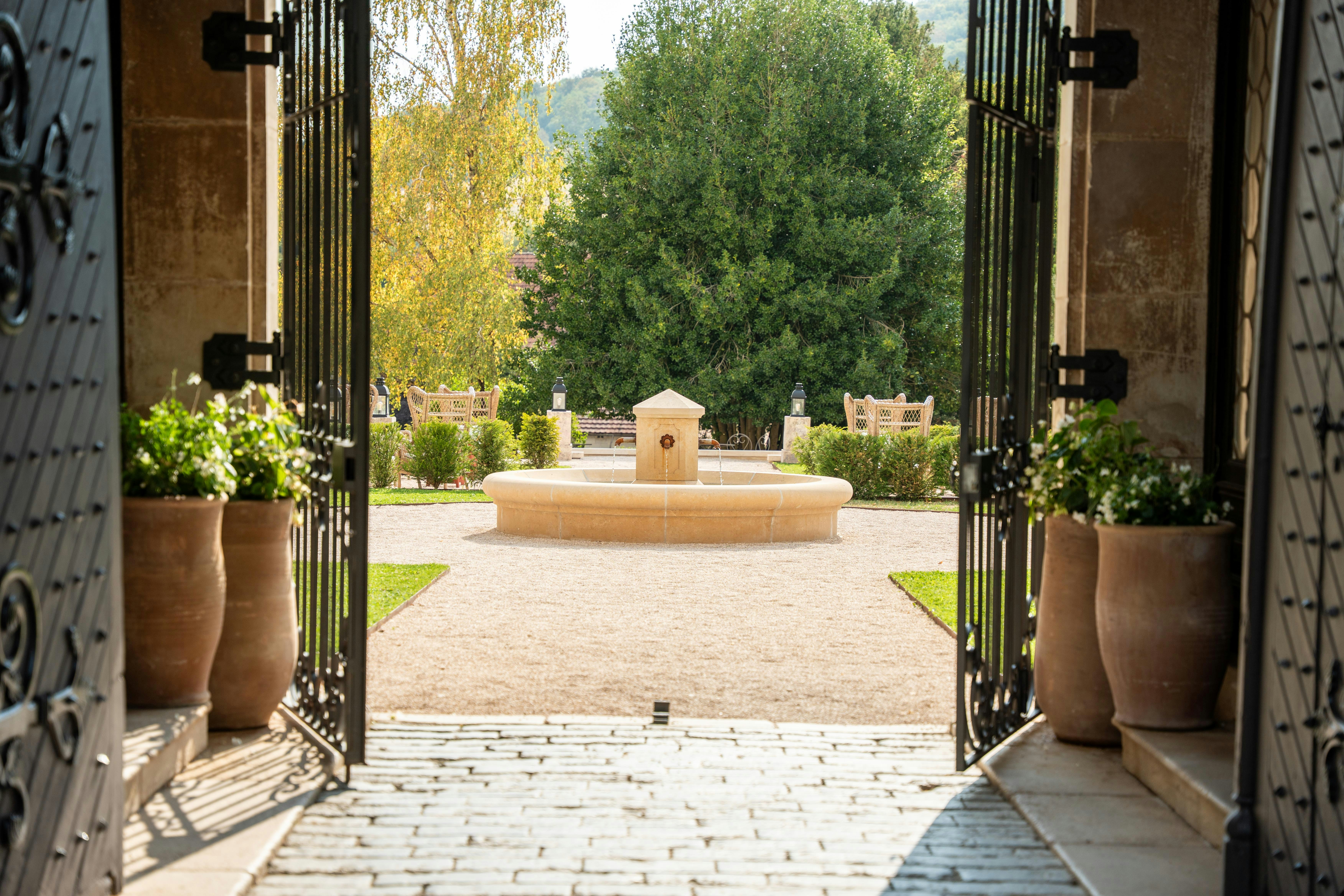 Chateau Sainte Sabine 50/53
