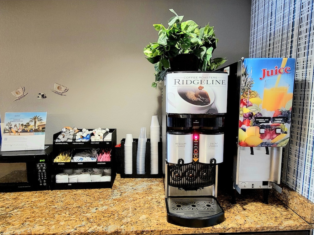 Microtel Inn Council Bluffs 22/50