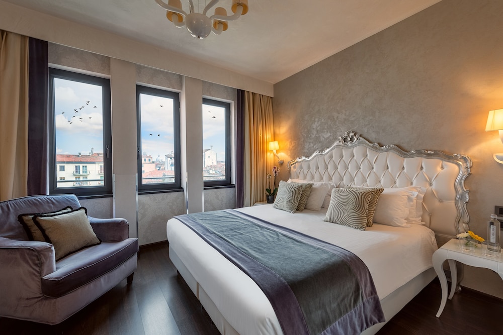 Carnival Palace Hotel 17/70