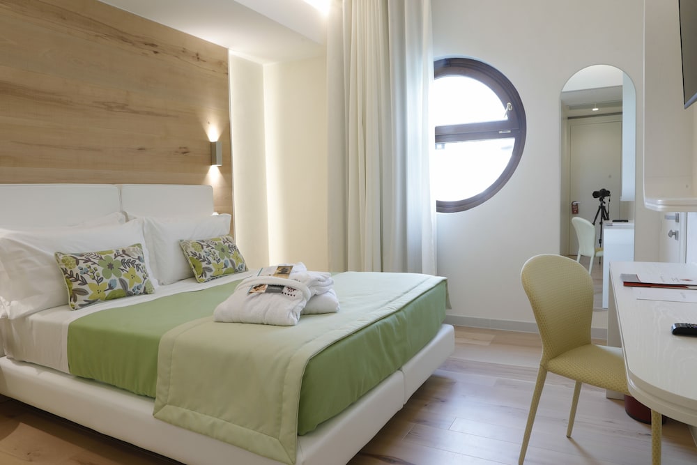 Astrea Wellness & Spa 3/49