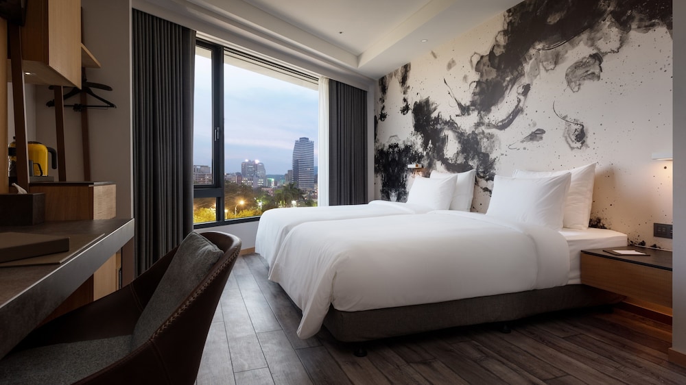 Brio Hotel 10/70