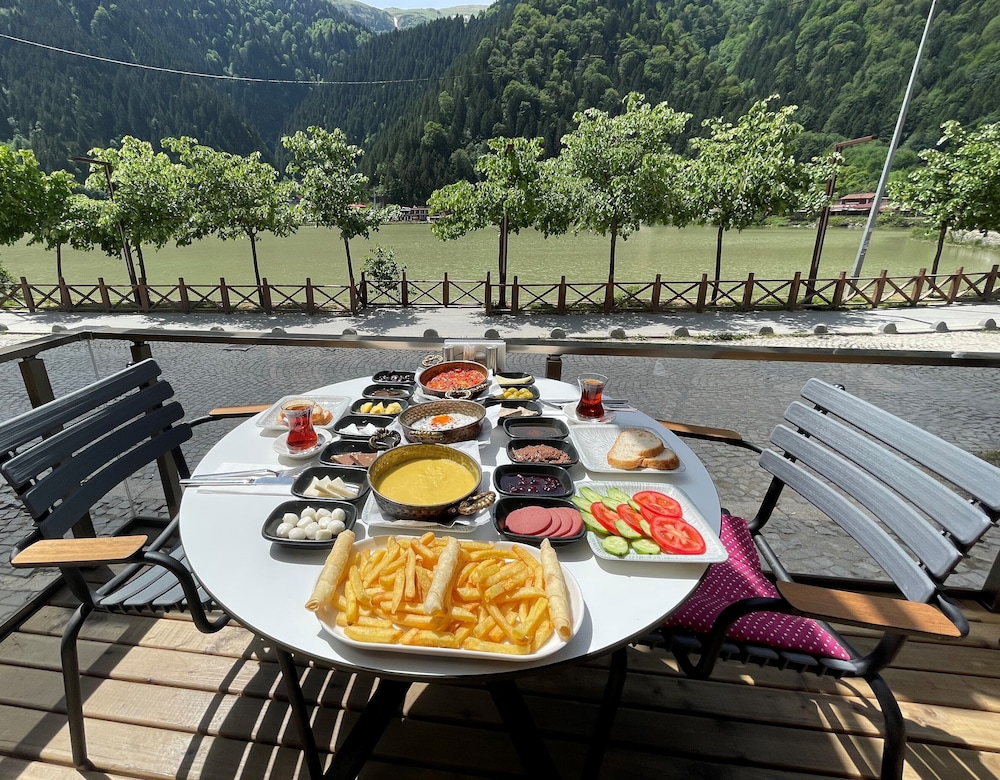 Ozkan Hotel 40/50