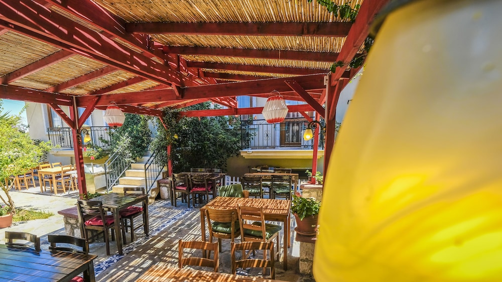 Karaburun Konak Hotel 42/50