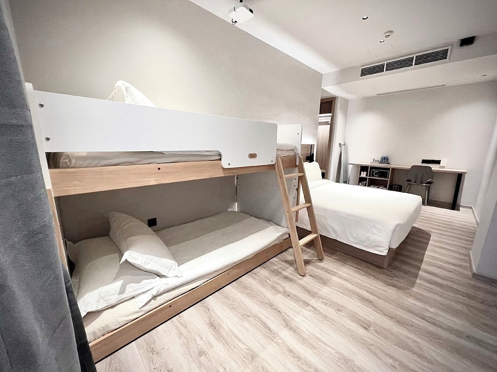 Rest Bugis Hotel 36/73