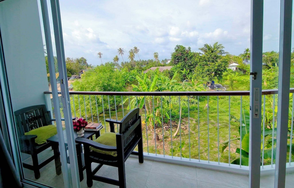 The Florist Resort 50/67