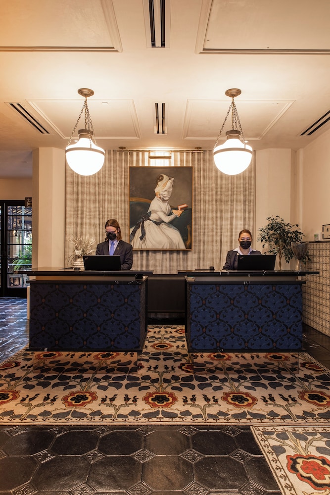 el PRADO Hotel 10/74