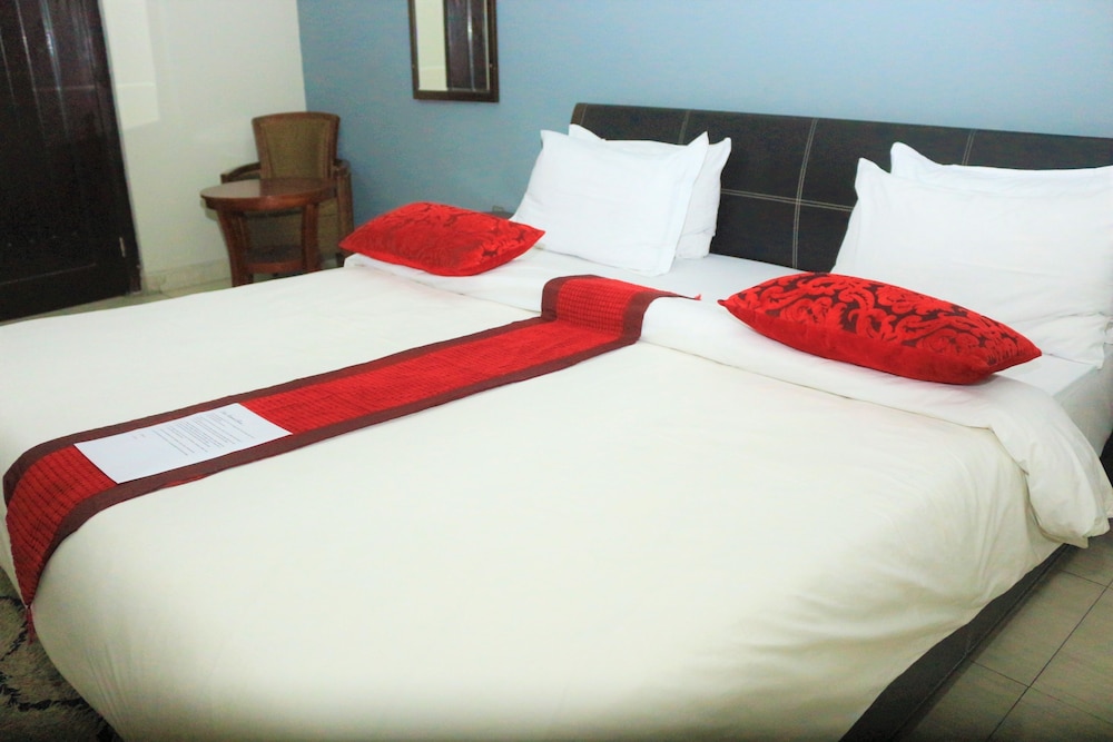 The Crib Lifestyle Hotel 6/20