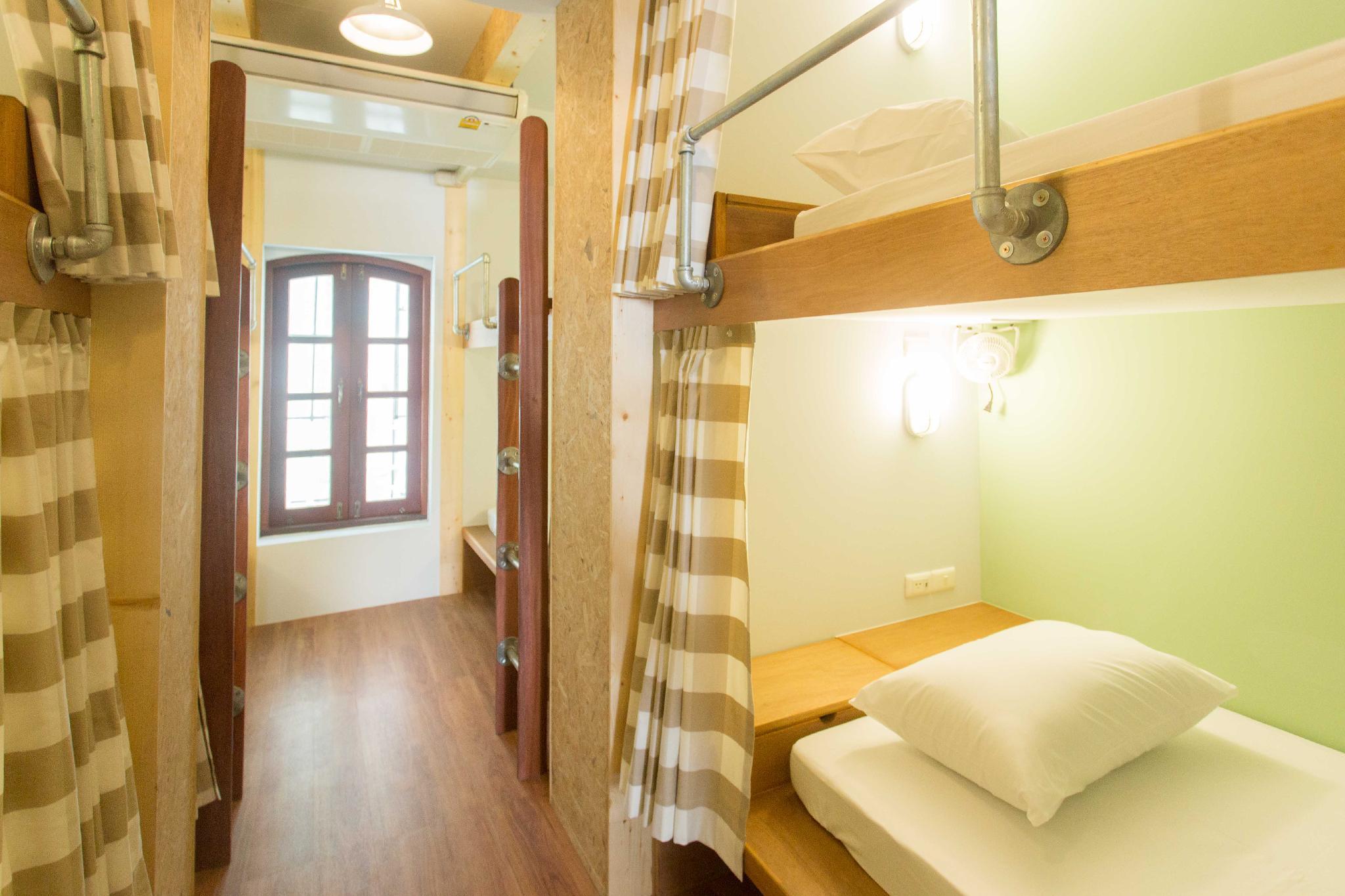 Mixed Dorm, 10 Beds, 5 Bunk Beds