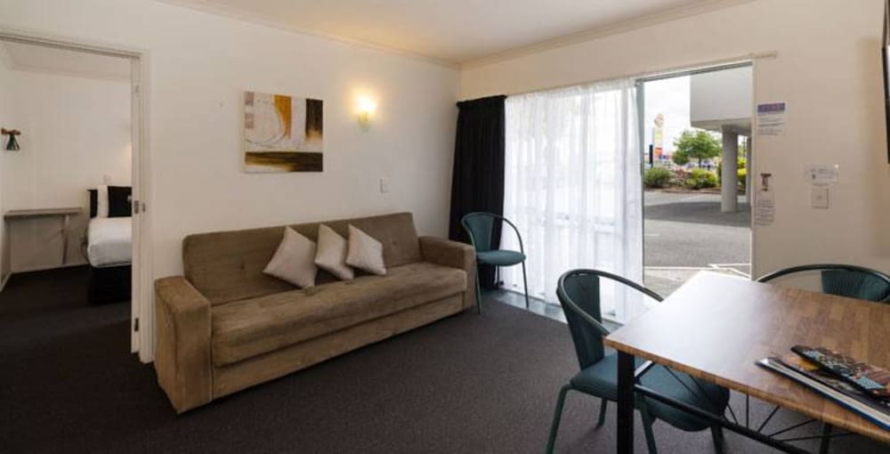 Accolade Lodge Motel 23/40