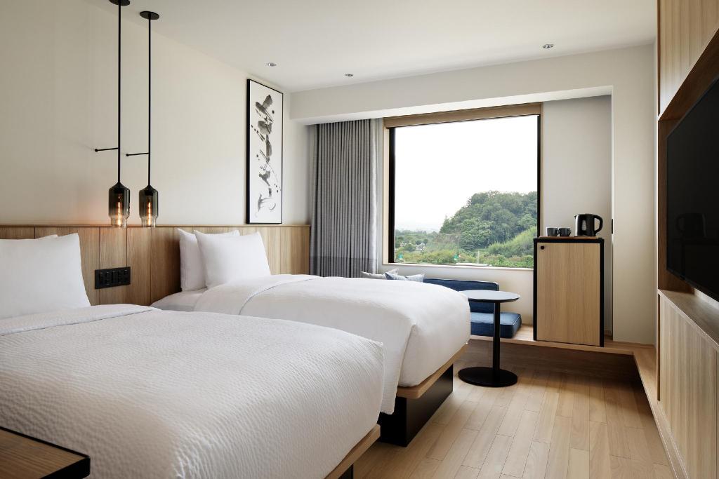 Guest Room, Twin Beds, Pet Friendly