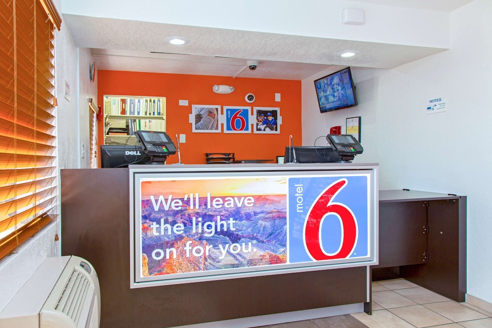 Motel6 Phoenix, AZ - Airport - 24th Street 13/39