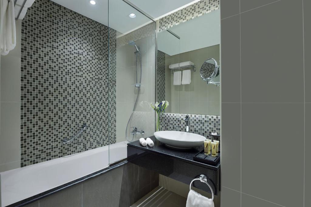 Burj, 2 Bedrooms, Suite, Fountain View 4/6